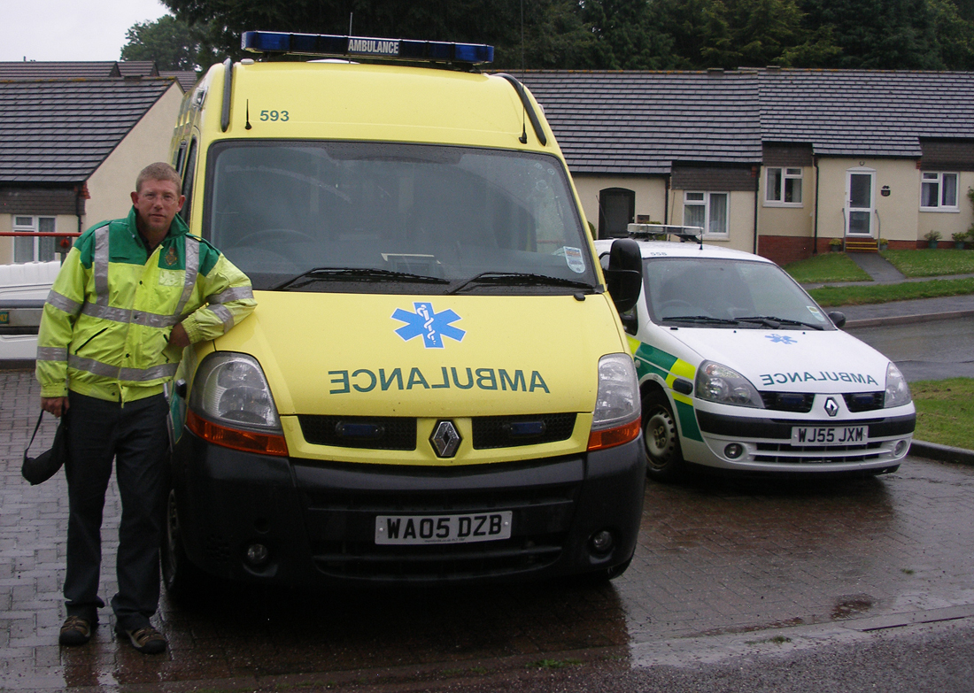 ambulance man.jpg - OLYMPUS DIGITAL CAMERA